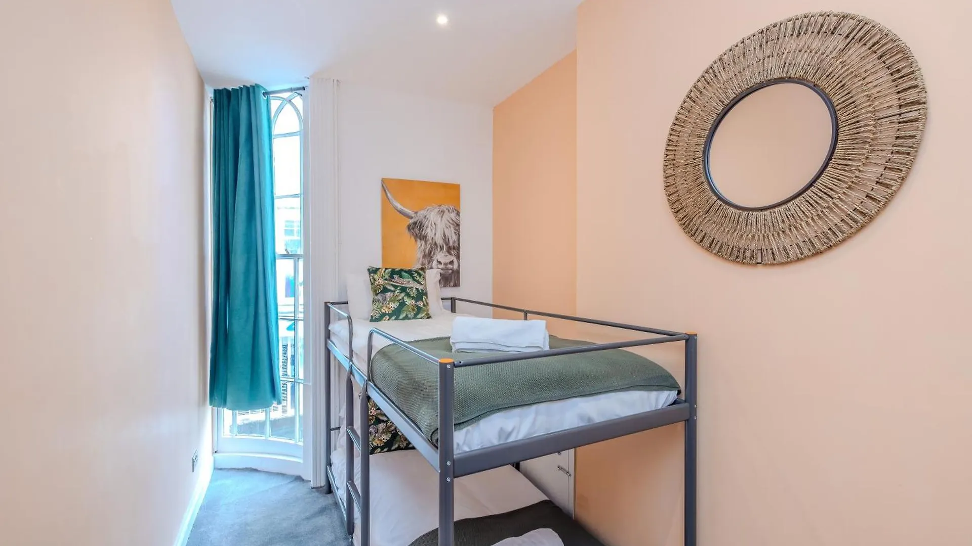 2 Bedroom Flat Next To Brighton Beach 0*,